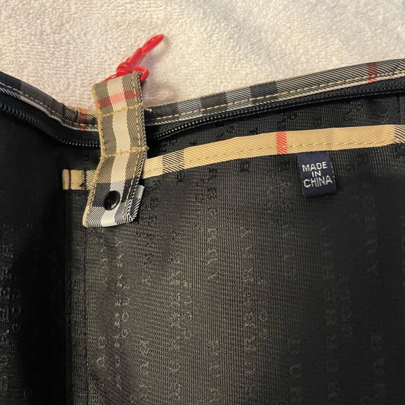 Vintage Burberry red golf zippered folder red w plaid border & 4 Burberry tees. - Picture 9 of 9